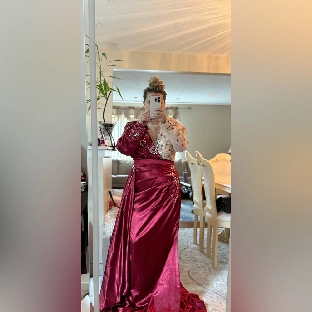 Elegant Evening Gown - Picture 3 of 11